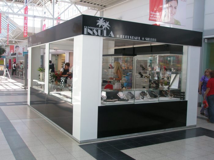 Schmuck Merchandise Kiosk Pavillon Mall Verkaufsstand Einkaufszentrum Indoor Cube