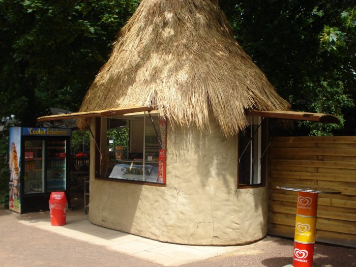 Kiosk Pavillon Imbiss Verkaufsstand Bäcker Brötchen oval Holz